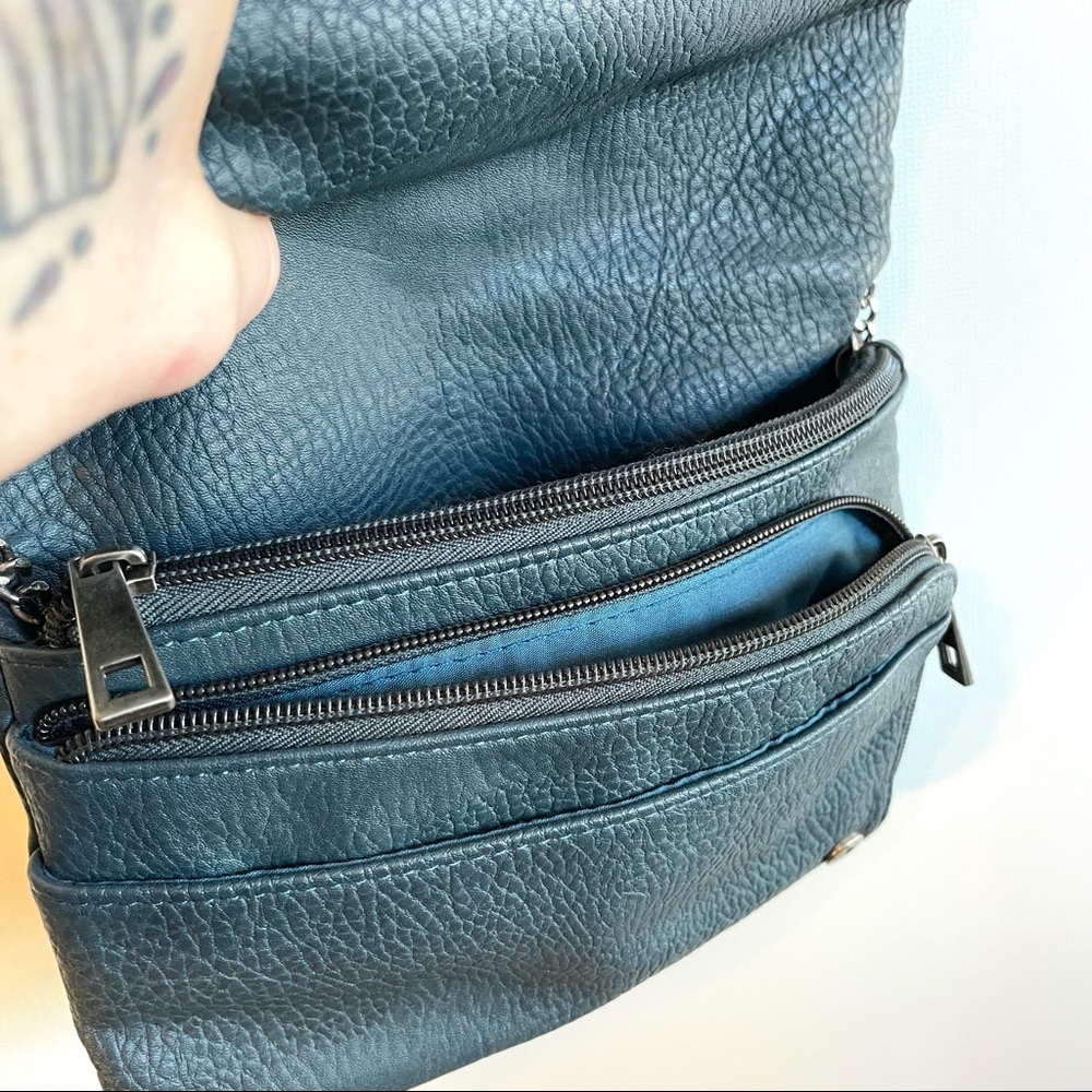 Chain Strap Purse - Picture 8 of 9